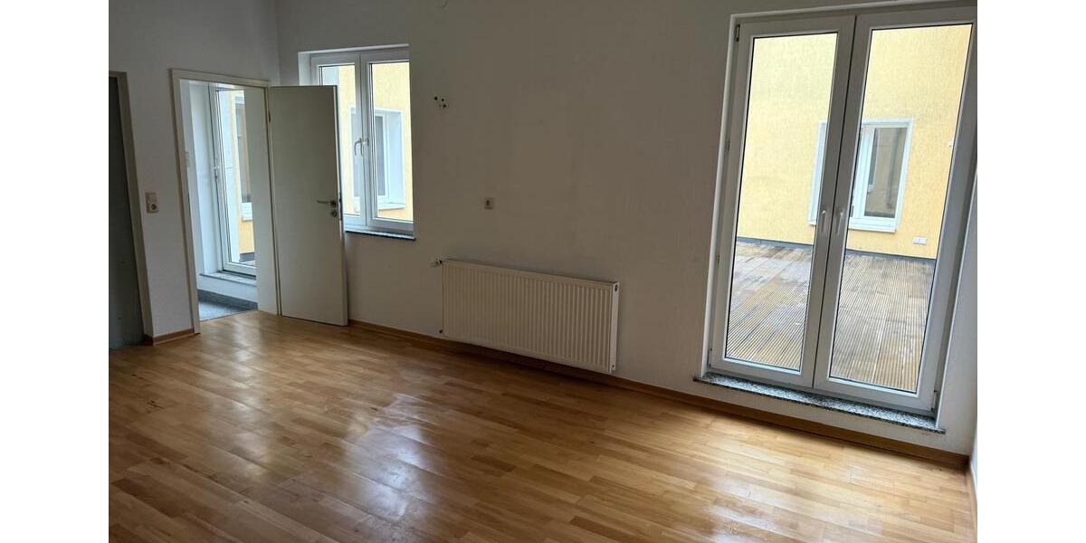 Terrassenwohnung Hamm - 4 Zimmer, 150 m&sup2;, 1.200&euro; | Angebot:25200645
