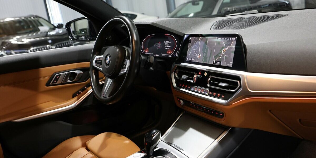 BMW 330d Touring xDrive M-SPORT BLACK & BROWN / LED 135.000 km 28.993 &euro; Hamm 59077