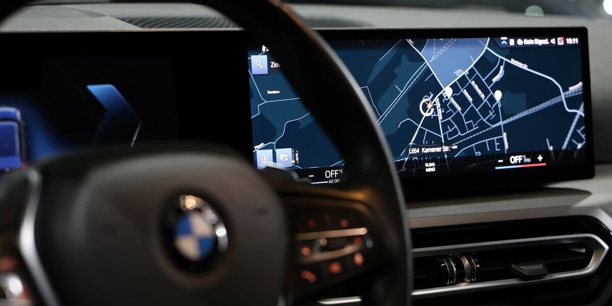 BMW 318d Touring SPORT FACE-LIFT CURVED+NAVI+KAMERA 69.000 km 25.993 &euro; Hamm 59077