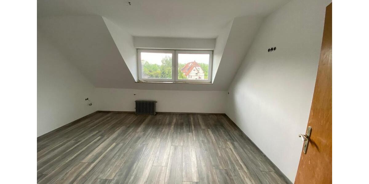 Dachgeschoßwohnung Dortmund Huckarde - 2.5 Zimmer, 84 m&sup2;, 950&euro; | Angebot:26664068