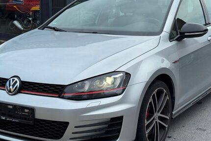 VW Golf 22.700 km 19.990 &euro; DORTMUND 44263