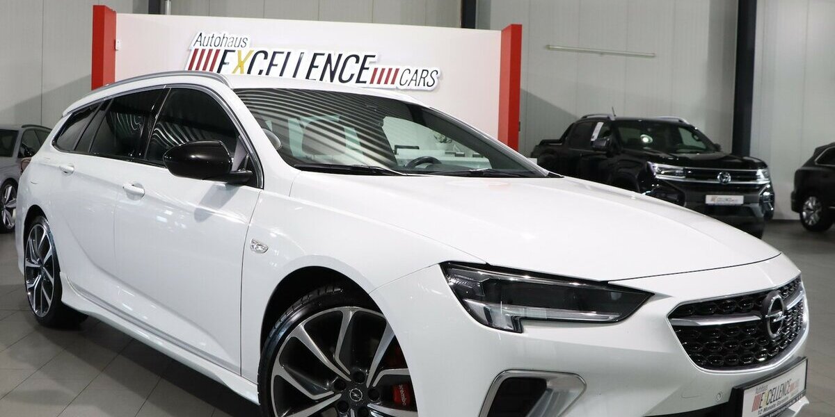 Opel Insignia 2.0 ST 4x4 OPC-LINE GSI WHITE / VC+HUD 140.000 km 19.111 &euro; Hamm 59077