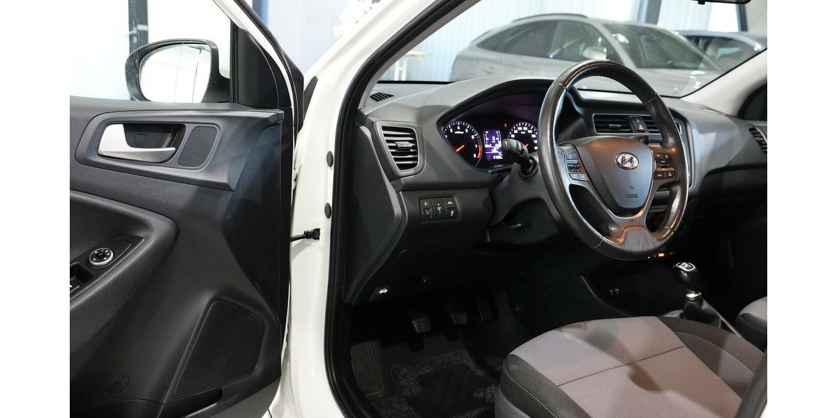 Hyundai i20 1.2 ACTIVE WHITE / 4-TÜR, TEMPOMAT, SHZ, PDC 87.000 km 10.444 &euro; Hamm 59077