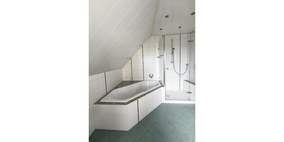 Einfamilienhaus Kamen - 8 Zimmer, 220 m&sup2;, 439.000&euro; | Angebot:26985467