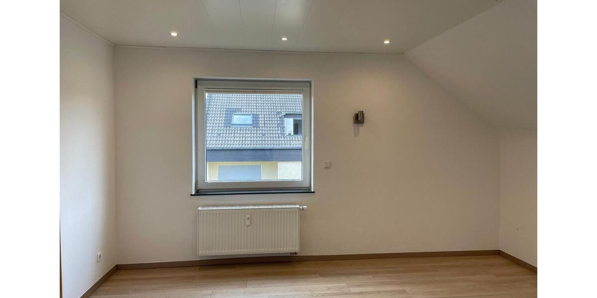 Dachgeschoßwohnung Menden (Sauerland) Bösperde - 4 Zimmer, 95 m&sup2;, 895&euro; | Angebot:25932992