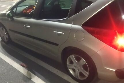 Peugeot 207 220.000 km 1.690 &euro; Hamm 59067