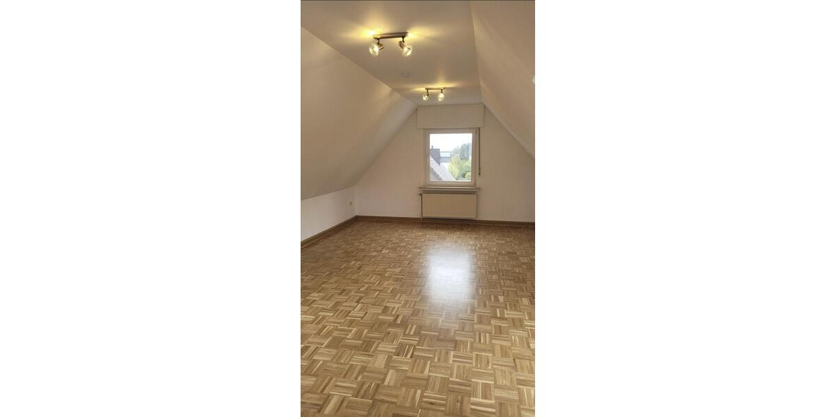 Dachgeschoßwohnung Iserlohn Sümmern - 2 Zimmer, 32 m&sup2;, 390&euro; | Angebot:25943397