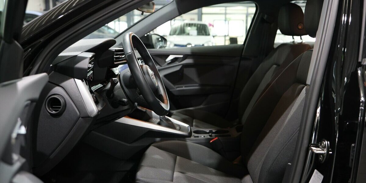 Audi A3 LIMOUSINE 35 TFSI BUSINESS BLACK LED,ACC+LANE 16.000 km 25.333 &euro; Hamm 59077