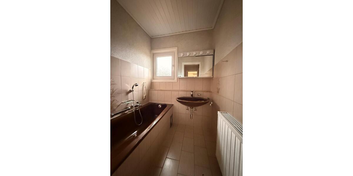 Einfamilienhaus Witten Rüdinghausen - 7 Zimmer, 140 m&sup2;, 430.000&euro; | Angebot:24090504