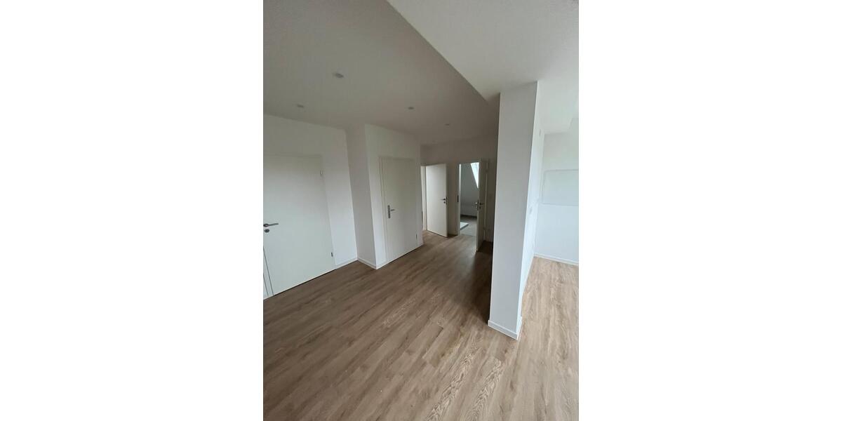 Dachgeschoßwohnung Ahlen - 3 Zimmer, 60 m&sup2;, 750&euro; | Angebot:25061905