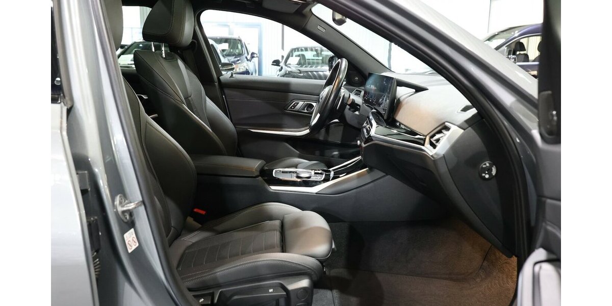 BMW 318d Touring SPORT / PANORAMA,LEDER,CURVED+HUD 53.000 km 29.993 &euro; Hamm 59077