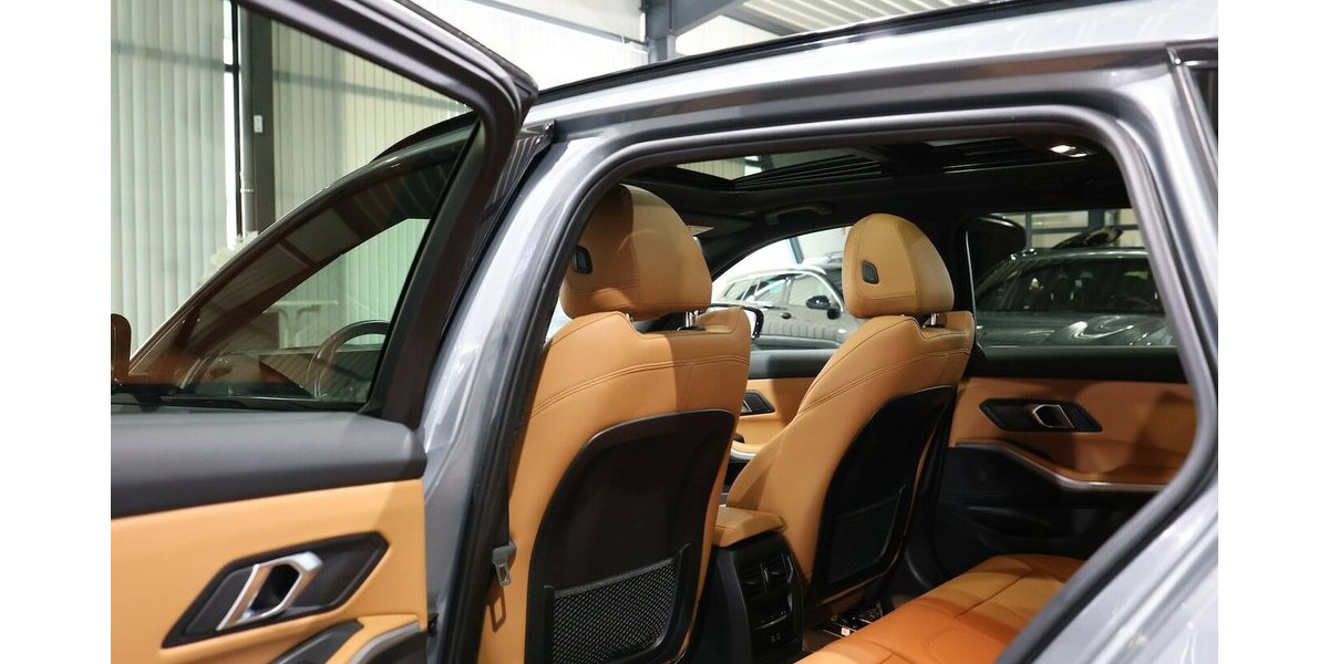 BMW 318d Touring SPORT SHADOW GREY&BROWN / PANORAMA 116.000 km 25.993 &euro; Hamm 59077