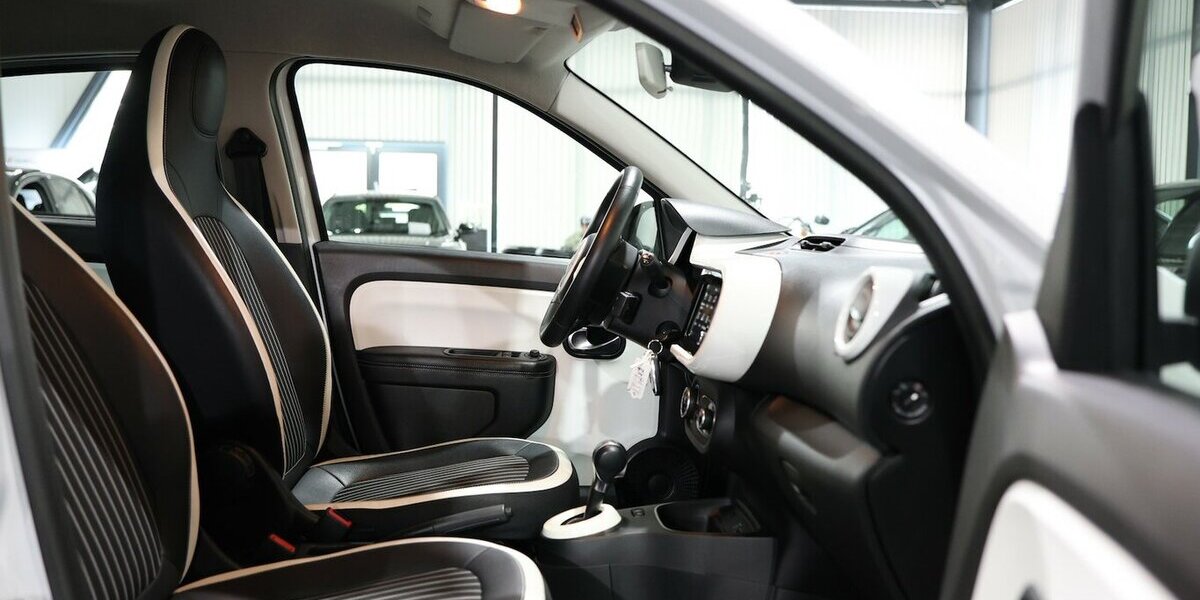 Renault Twingo INTENS ELECTRIC SPURHALTE, LEDER, KAMERA 13.000 km 13.400 &euro; Hamm 59077