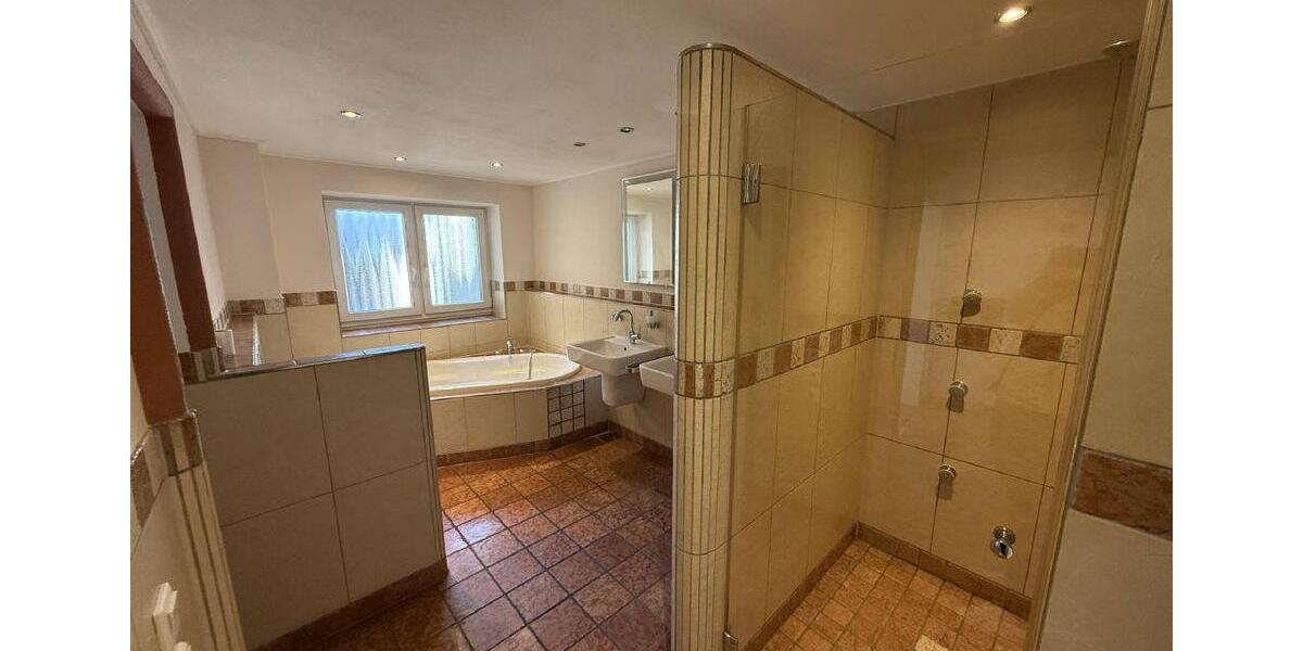 Einfamilienhaus Ense - 7 Zimmer, 270 m&sup2;, 1.350&euro; | Angebot:25918709