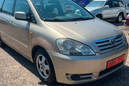 Toyota Avensis Verso 197.258 km 3.800 &euro; Hamm 59067