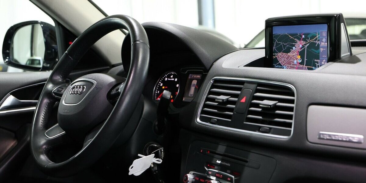 Audi Q3 2.0 TFSI QUATTRO SPORT / NAVI+KAMERA / ALLRAD 97.000 km 14.533 &euro; Hamm 59077