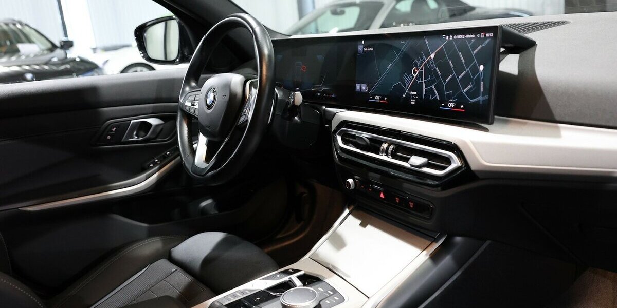 BMW 318d Touring SHADOW SPORT CURVED+NAVI,LEDER,LED 74.000 km 28.993 &euro; Hamm 59077