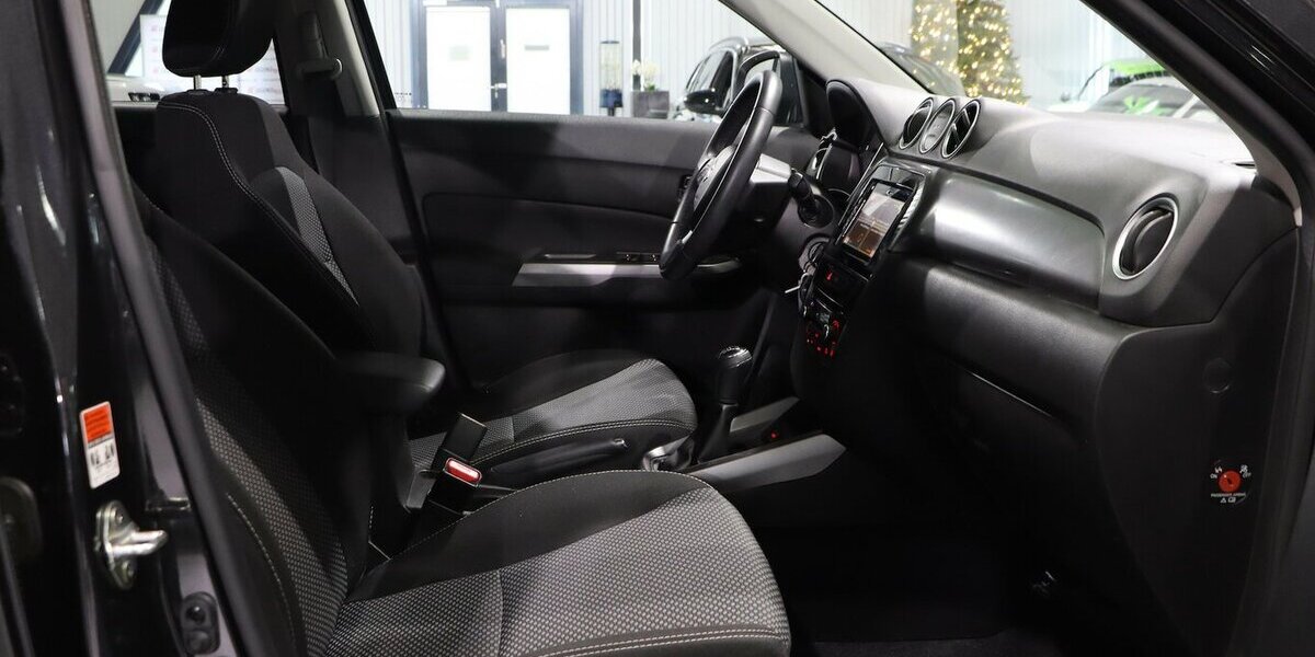 Suzuki Vitara 1.0 CLUB / NAVI+KAMERA, KLIMAAUTOMATIK 62.000 km 12.991 &euro; Hamm 59077