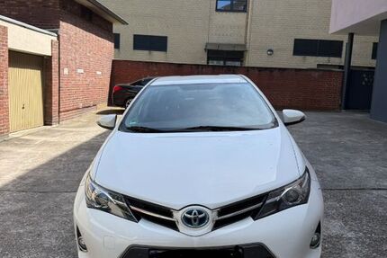 Toyota Auris 107.424 km 11.900 &euro; Dortmund 44139