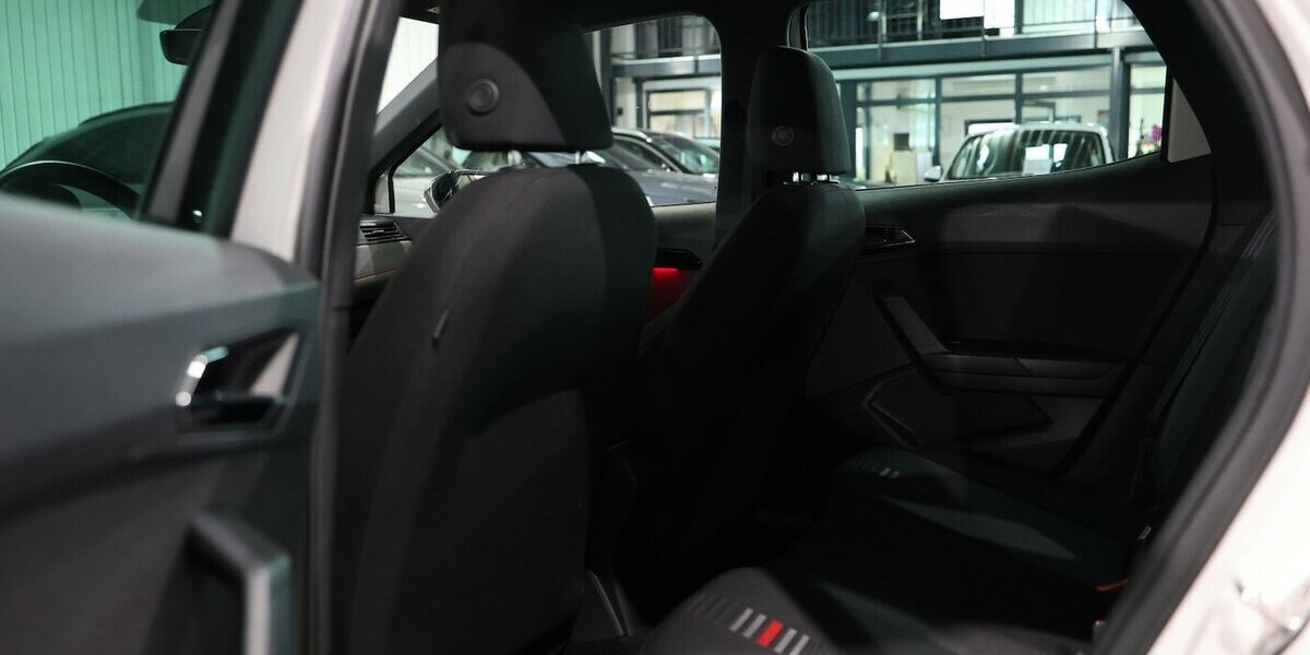 Seat Arona 1.5 TSI XCELLENCE FR-SPORT / WHITE & BLACK 90.000 km 15.991 &euro; Hamm 59077