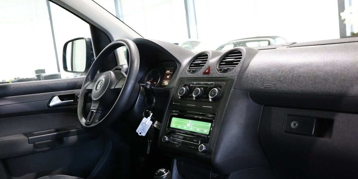 VW Caddy Kombi 1.6 TDI / 5-SITZER / -OPTIK / AHK 128.000 km 14.444 &euro; Hamm 59077