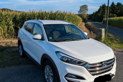 Hyundai TUCSON 121.100 km 13.499 &euro; Kamen 59174
