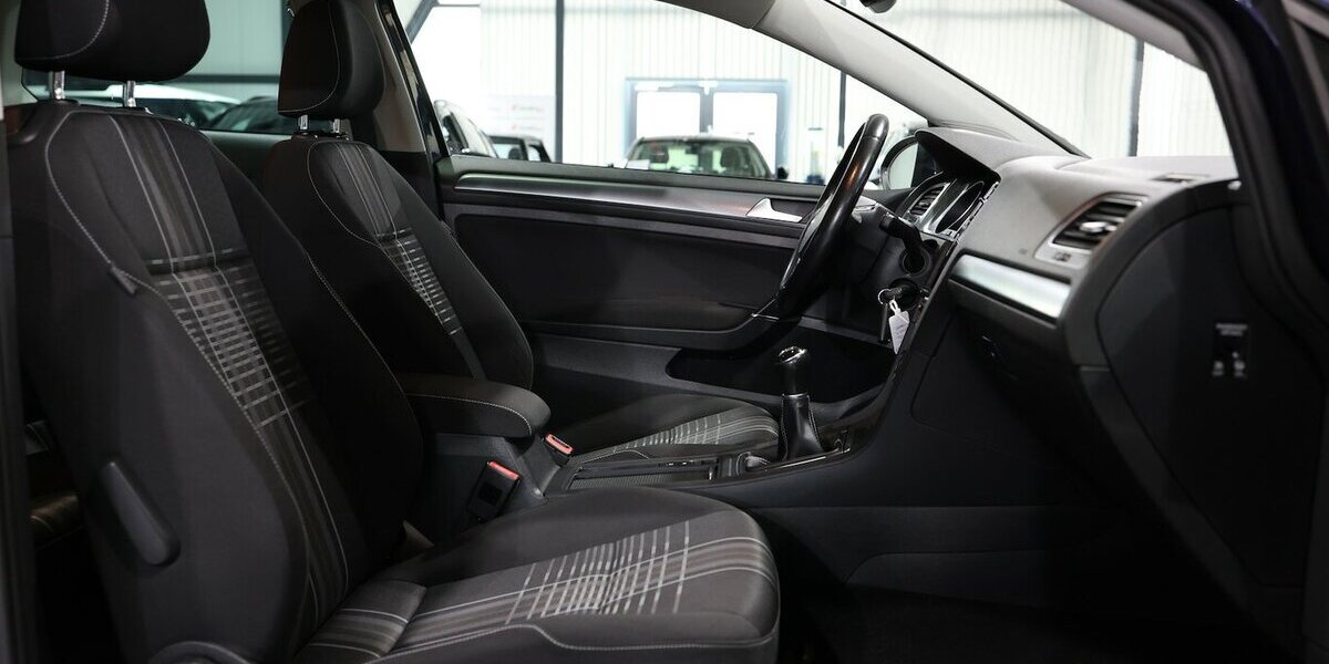 VW Golf VII 1.2 TSI LOUNGE 3-TÜRER / ERST 55.000-KM 55.000 km 10.997 &euro; Hamm 59077