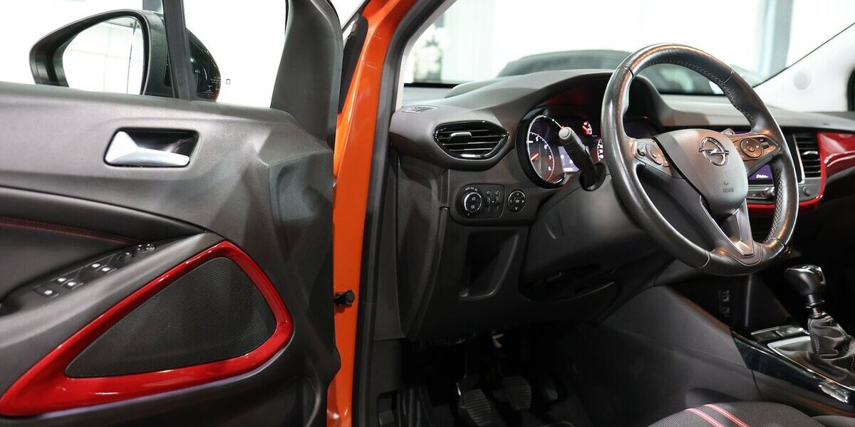 Opel Crossland 1.5 D GS-LINE SPORT / ORANGE & BLACK 132.000 km 12.777 &euro; Hamm 59077