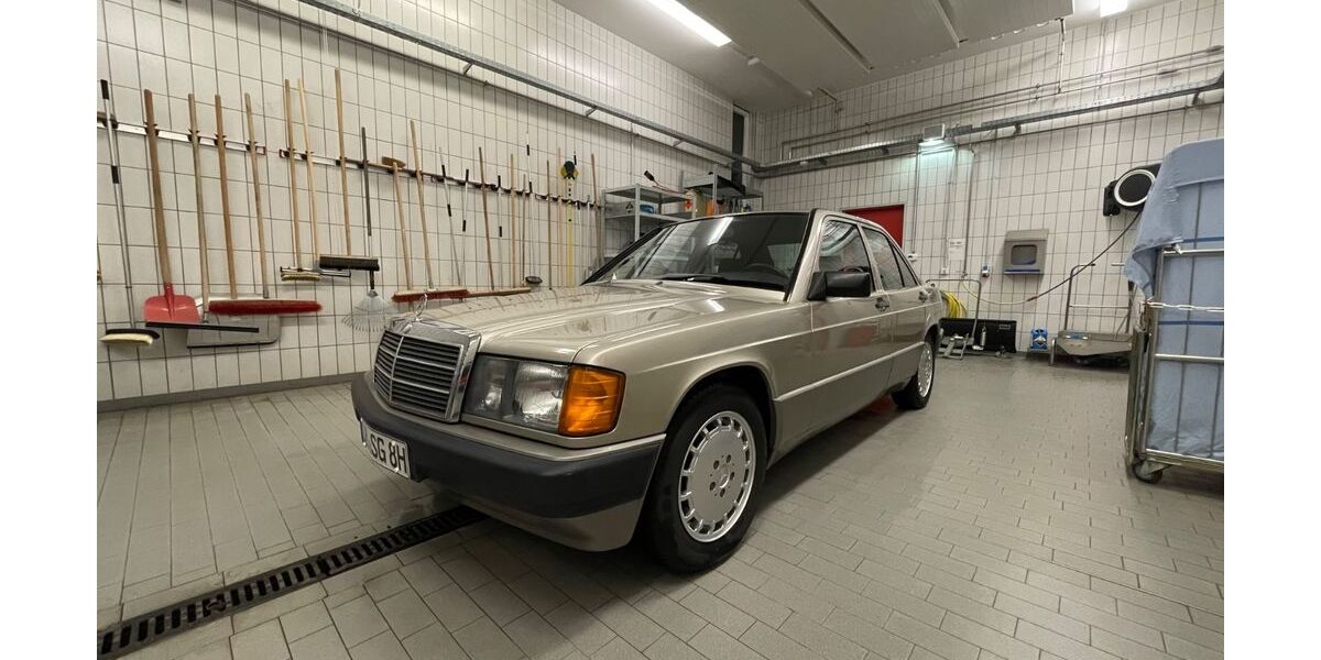 Mercedes-Benz 190 187.424 km 8.499 &euro; Senden 48308