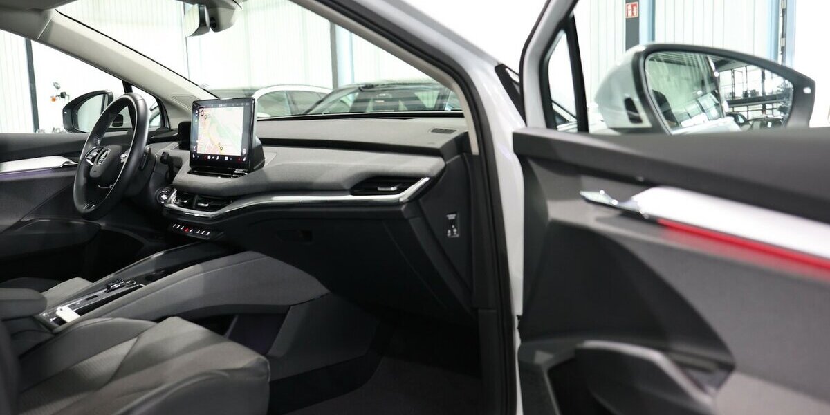 Skoda Enyaq IV 80 LOFT SPORT WHITE / WÄRMEPUMPE / 63.000 km 29.777 &euro; Hamm 59077