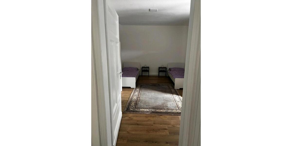 Etagenwohnung Lünen Alstedde - 6 Zimmer, 200 m&sup2;, 20&euro; | Angebot:26618962