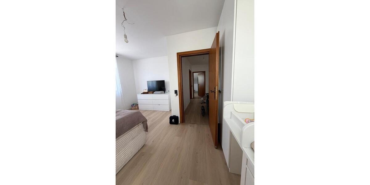 Dachgeschoßwohnung Dortmund Hombruch - 3.5 Zimmer, 150 m&sup2;, 1.800&euro; | Angebot:26665401