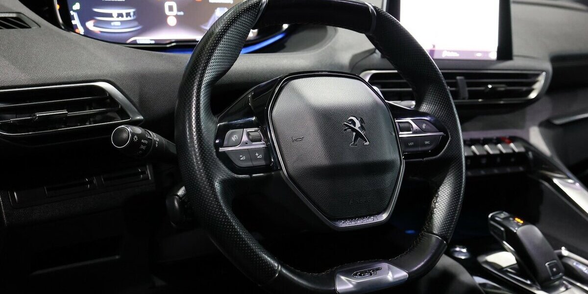 Peugeot 3008 2.0 BLUE-HDI 180 GT-LINE-SPORT / I-COCKPIT 138.000 km 18.777 &euro; Hamm 59077