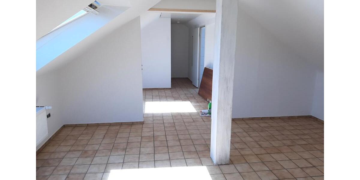 Dachgeschoßwohnung Holzwickede - 2 Zimmer, 37 m&sup2;, 445&euro; | Angebot:25974964