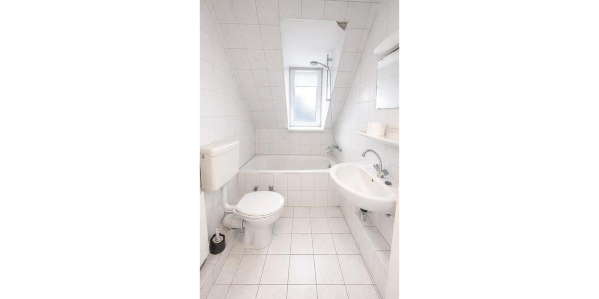 Dachgeschoßwohnung Werl - 1 Zimmer, 32 m&sup2;, 400&euro; | Angebot:25839853