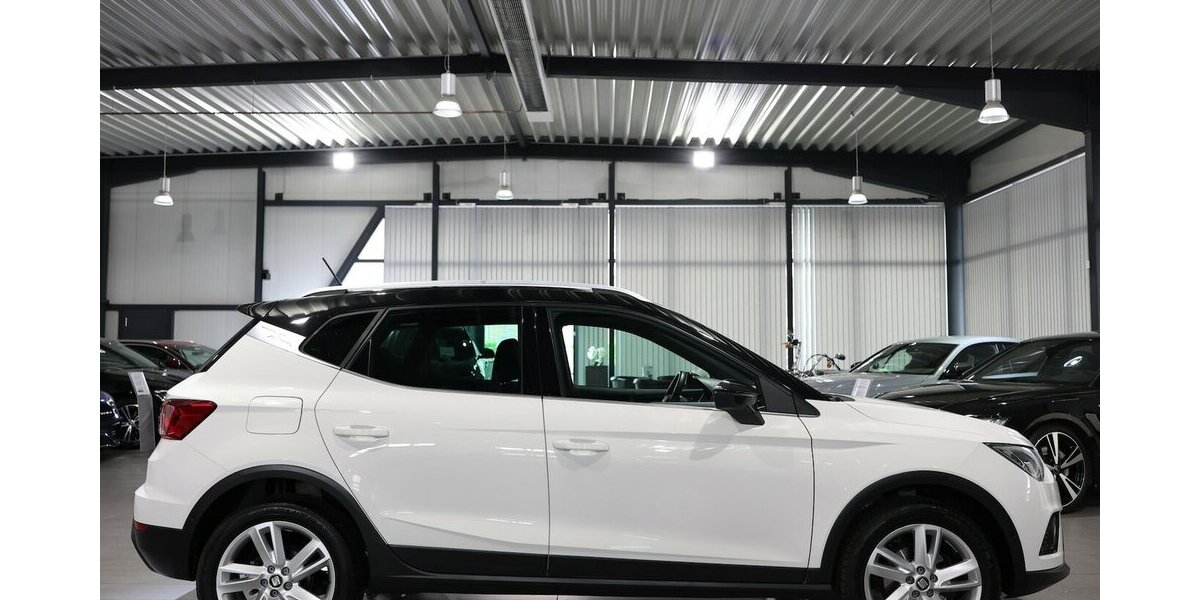 Seat Arona 1.5 TSI XCELLENCE FR-SPORT / WHITE & BLACK 90.000 km 15.991 &euro; Hamm 59077