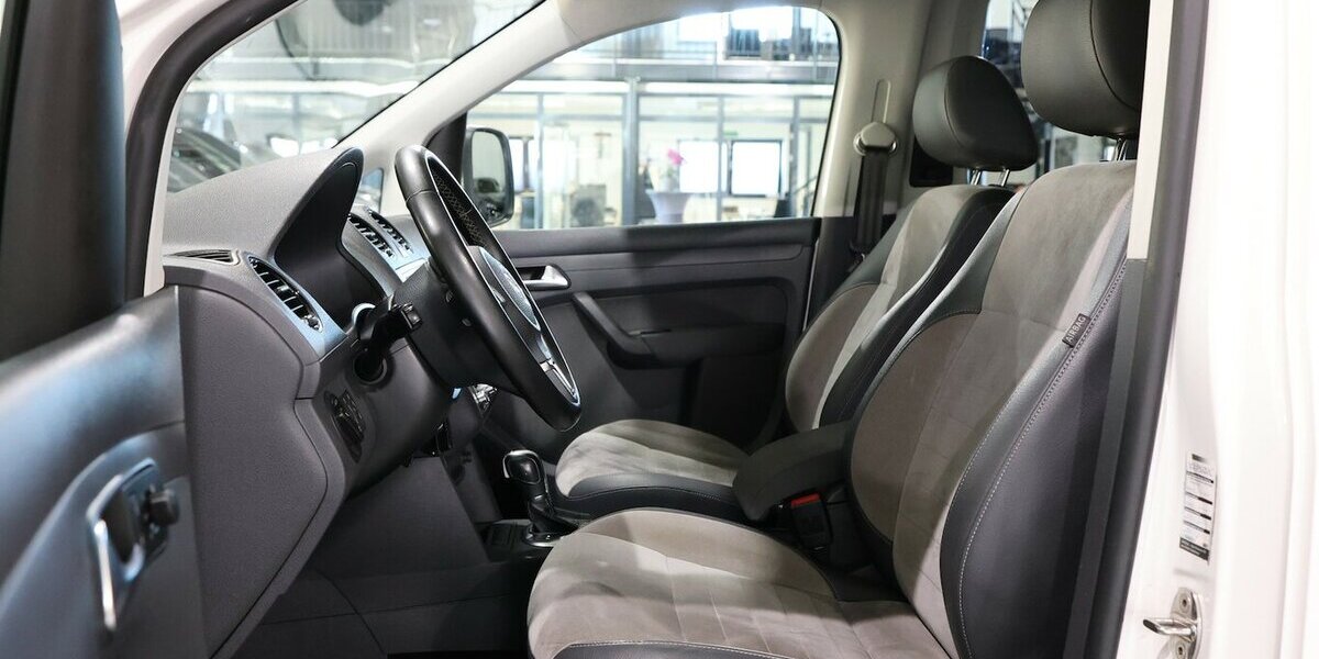 VW Caddy KOMBI 1.6 TDI DSG EDITION-30 WHITE & BLACK 144.000 km 15.444 &euro; Hamm 59077