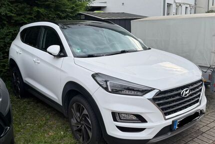 Hyundai TUCSON 93.000 km 16.999 &euro; Bergkamen 59192