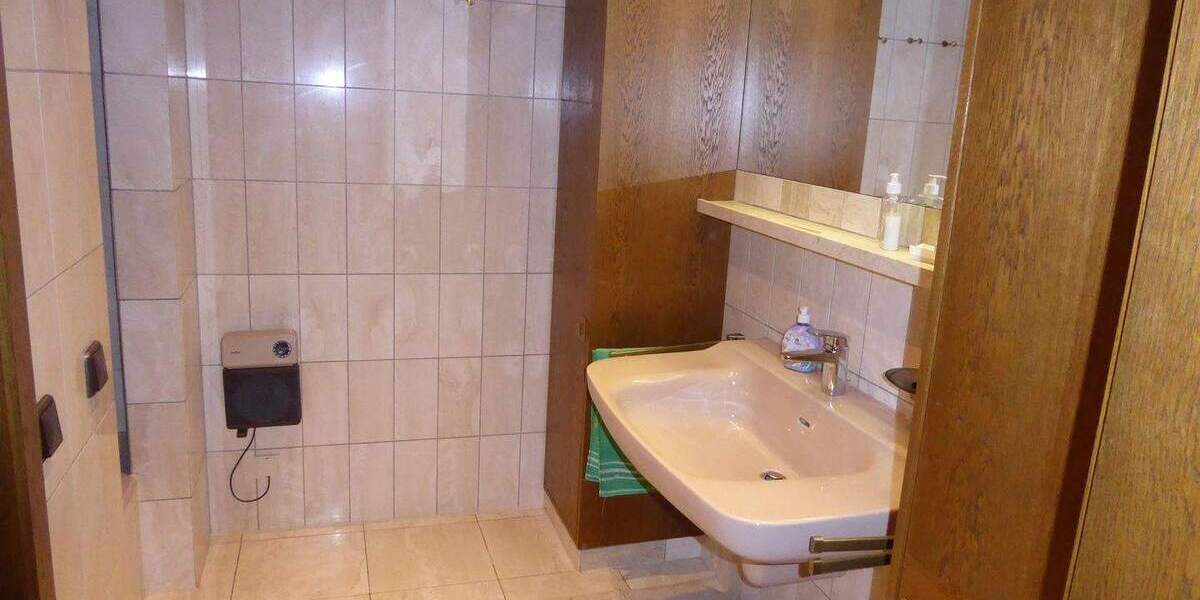 Etagenwohnung Dortmund Mitte - 3 Zimmer, 125 m&sup2;, 1.500&euro; | Angebot:25698606