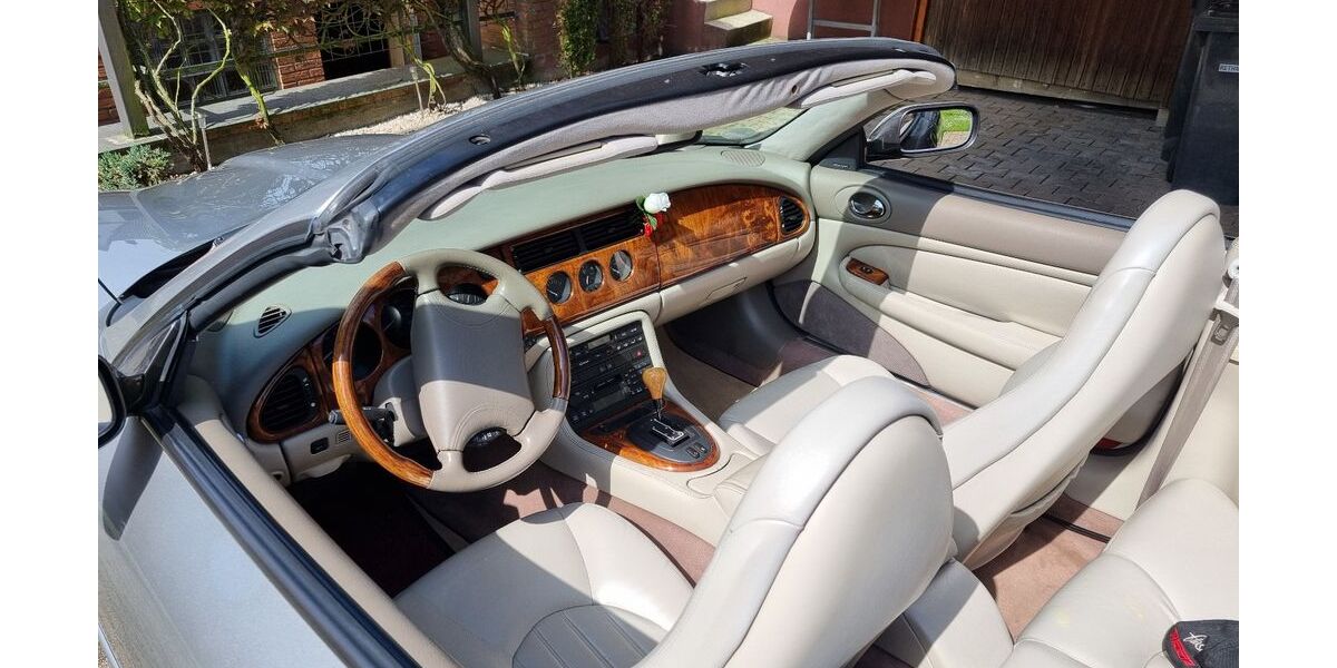 Jaguar XK8 166.000 km 18.950 &euro; Selm 59379