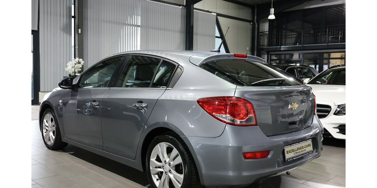 Chevrolet Cruze HATCHBACK 1.4 LTZ / SCHIEBEDACH,LEDER,NAVI 128.000 km 5.881 &euro; Hamm 59077
