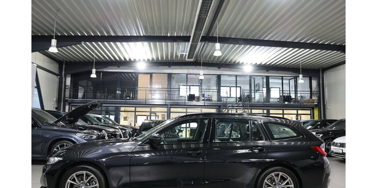 BMW 318d Touring SPORT FACE-LIFT CURVED+NAVI+KAMERA 69.000 km 25.993 &euro; Hamm 59077