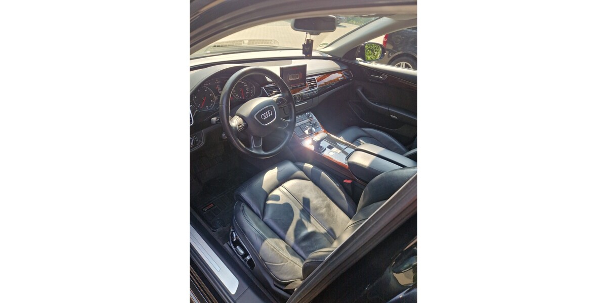 Audi A8 244.000 km 16.500 &euro; Dortmund 44135