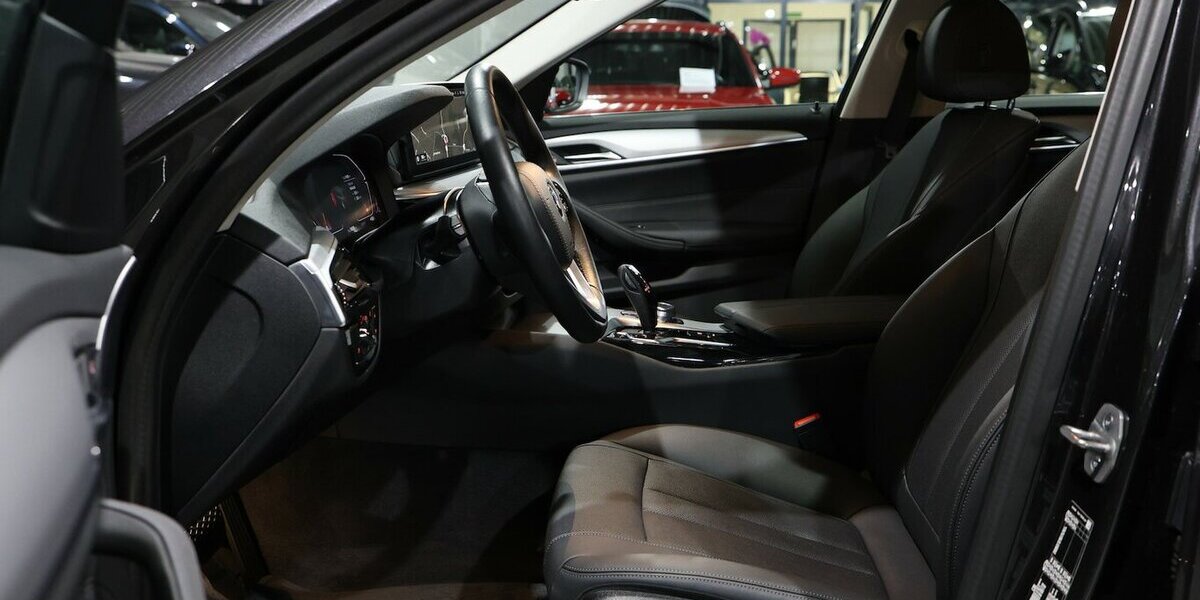 BMW 520d Touring xDrive BUSINESS EL.VOLL-LEDER, LED 14.000 km 38.995 &euro; Hamm 59077