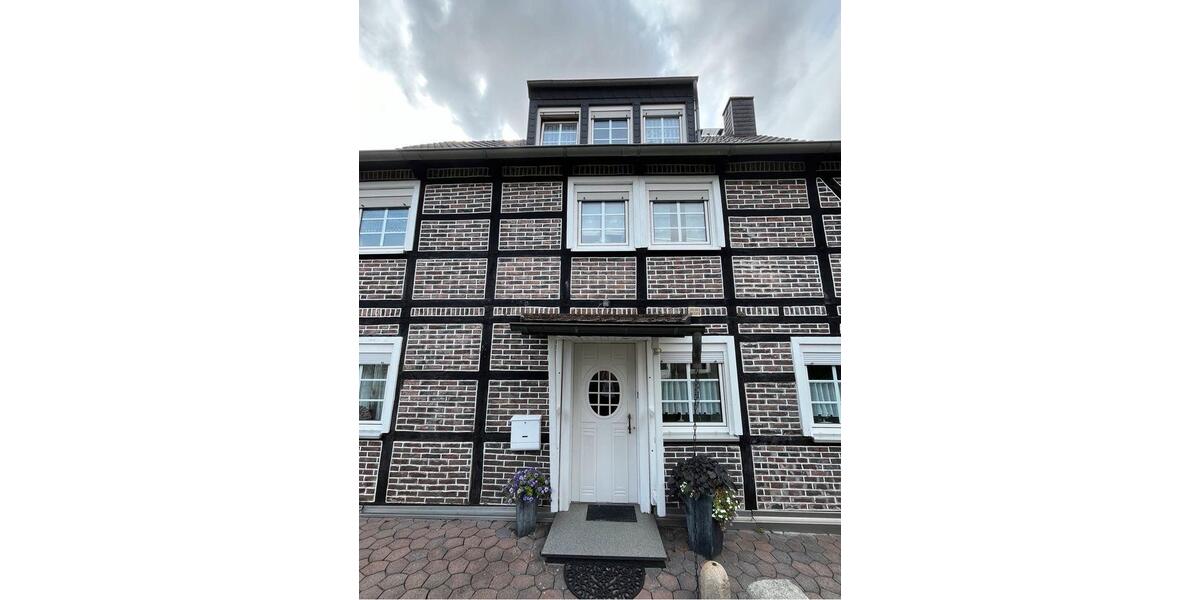 Einfamilienhaus Unna Hemmerde - 8 Zimmer, 198 m&sup2;, 300.000&euro; | Angebot:27284301