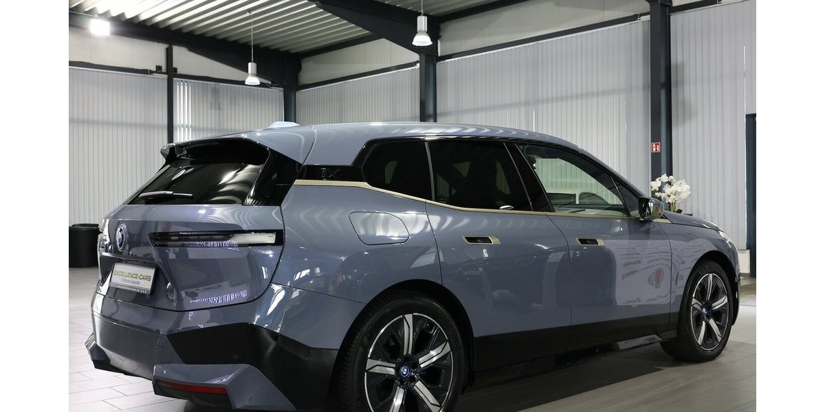 BMW iX 40 xDrive SPORT TITAN GLAS STORM EINZELSTÜCK 79.000 km 41.777 &euro; Hamm 59077