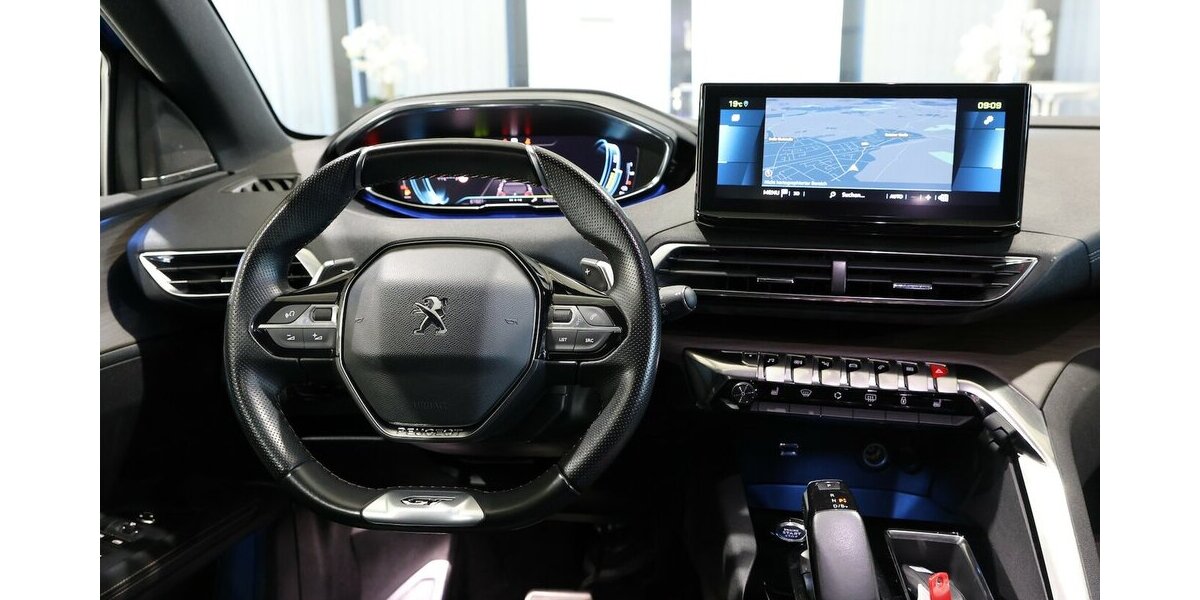 Peugeot 3008 Hybrid 225 GT-LINE SPORT / PANORAMA / LED 60.000 km 20.991 &euro; Hamm 59077