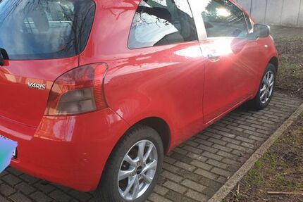 Toyota Yaris 194.680 km 1.299 &euro; Oer-Erkenschwick 45739