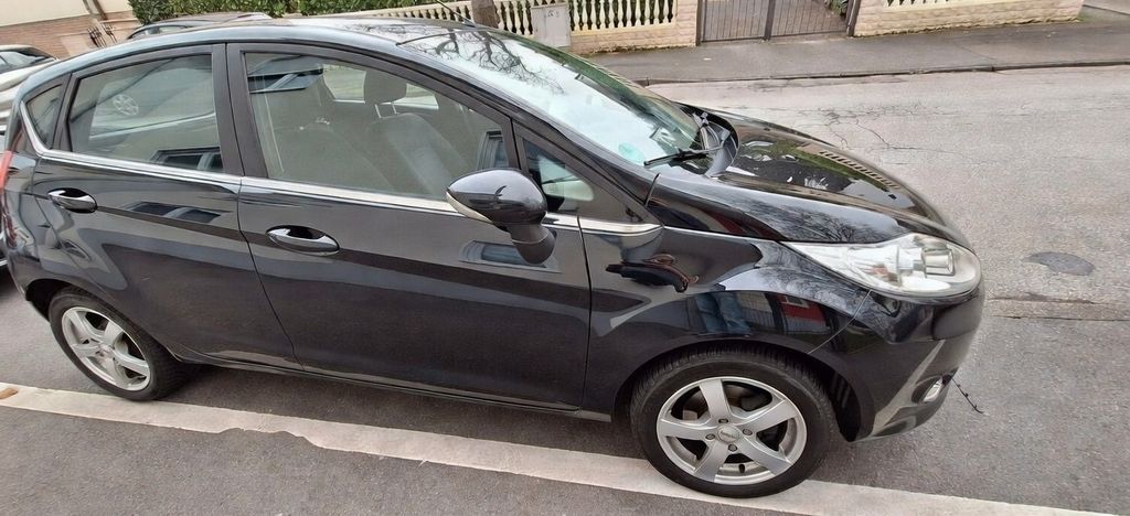 Ford Fiesta 62.000 km 5.300 &euro; Hemer 58675