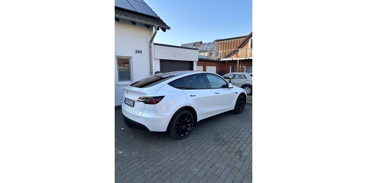 Tesla Model Y 52.864 km 29.700 &euro; Hamm 59069